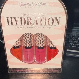 Hydrating Lip Oil Set - peptide based formula in glowing, natural colors.